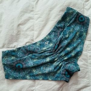 Kalidescope Limited Print "V" Short